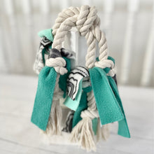 Load image into Gallery viewer, Tugs